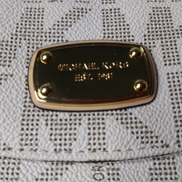 Michael Kors Jet Set Slim Flap Wallet Vanilla Monogram Leather Clutch Purse - Picture 4 of 11